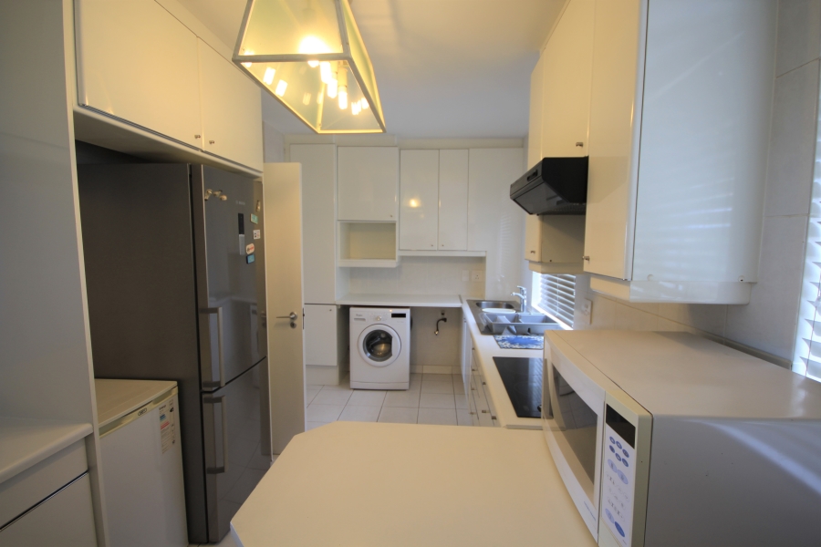 To Let 2 Bedroom Property for Rent in Sea Point Western Cape